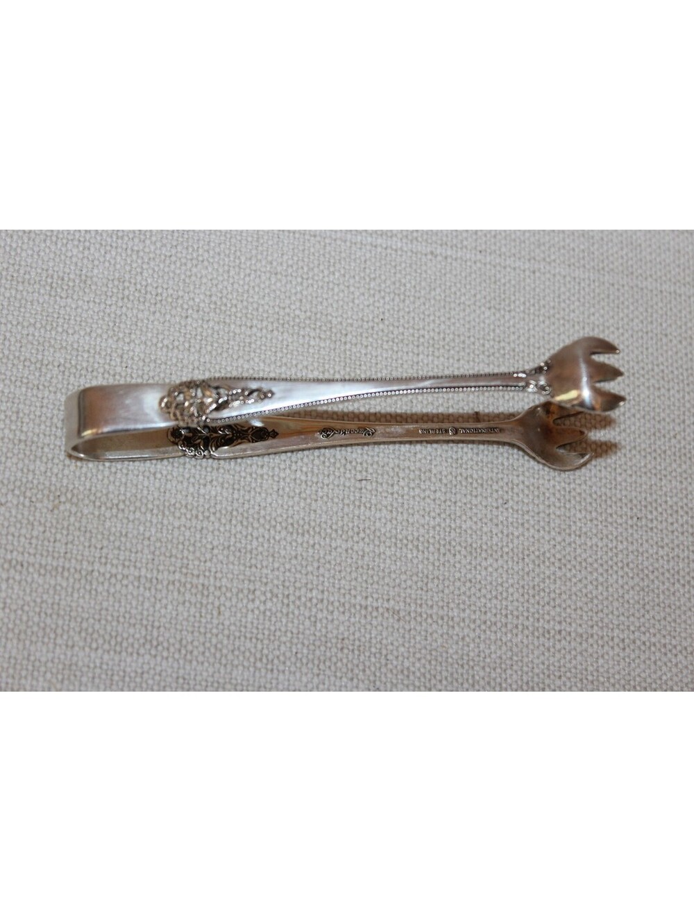 International Sterling Queens Lace Sterling Silver Sugar Tongs 4 Inches